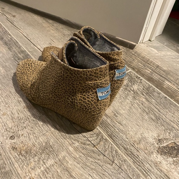 tom’s wedges - Picture 2 of 5